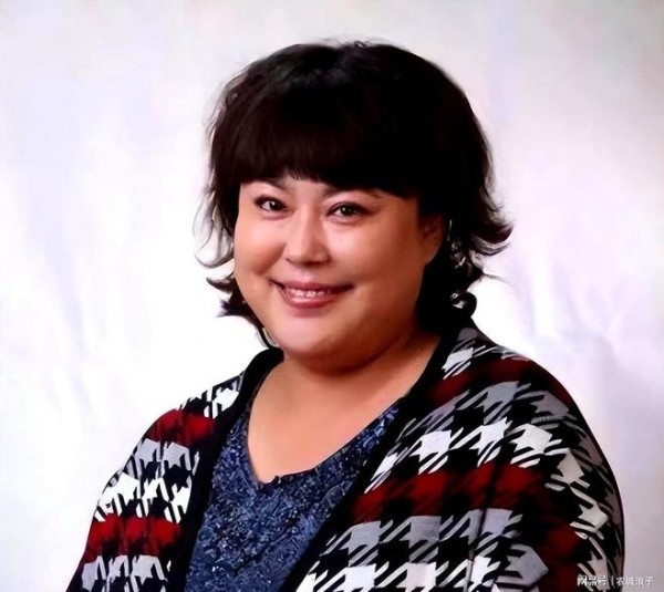 经历三次婚姻，老公一个比一个小，如今患癌，54岁和女儿相互依靠