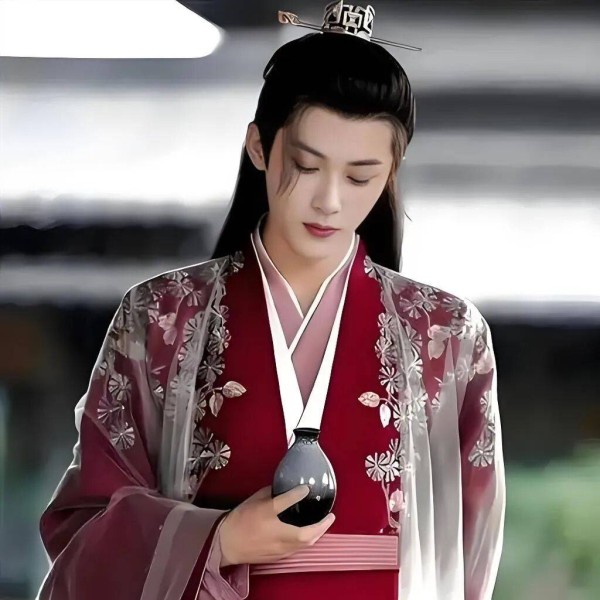 郑晓龙翻拍红楼梦，贾宝玉、林黛玉等选角，再次登上热搜