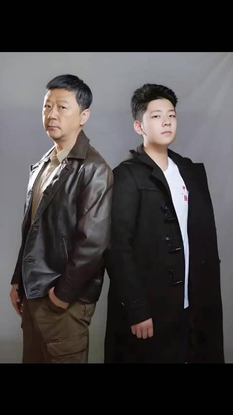 郭涛带女儿拍视频，才58岁老得上唇几乎消失，女儿170高个变好看！