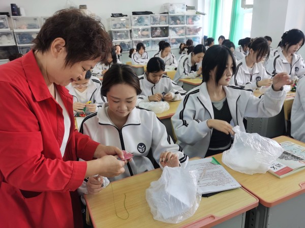 青丝绣进课堂 | 从一针一线开始