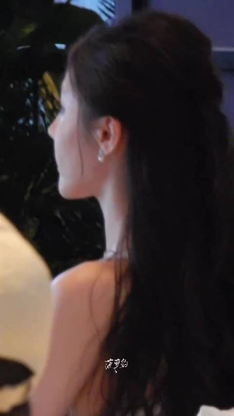 迪丽热巴妆造获赞,展现内娱女星魅力