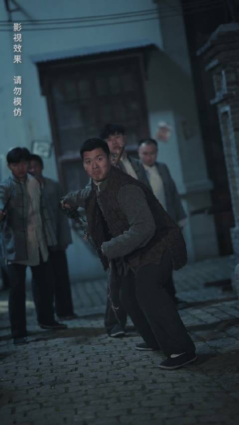 短剧·上海滩之陈真-第31集-陈真，一个来自小镇的青年，为了救治妹妹的重病，毅然决然地带着她来到了繁华的大上海。在这个充