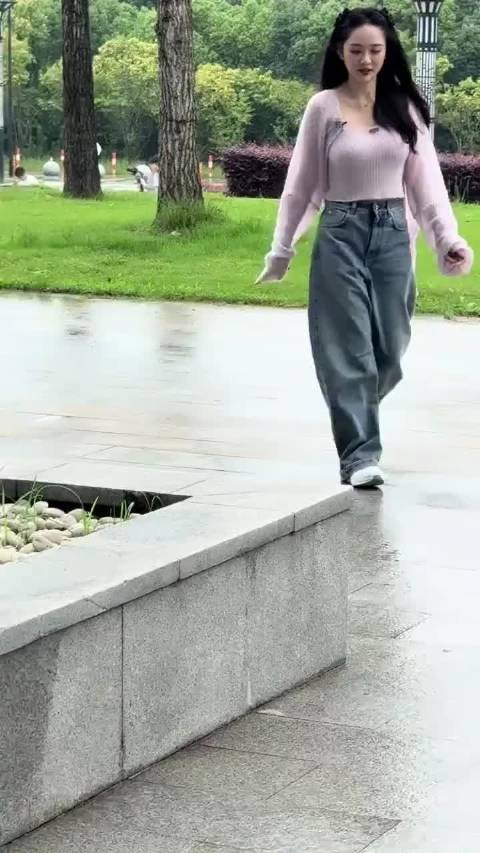陈乔恩容颜依旧婚姻幸福