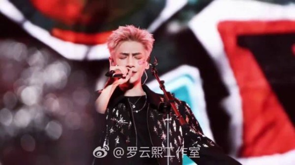 罗云熙古装现代装皆出众，演技歌声双绝
