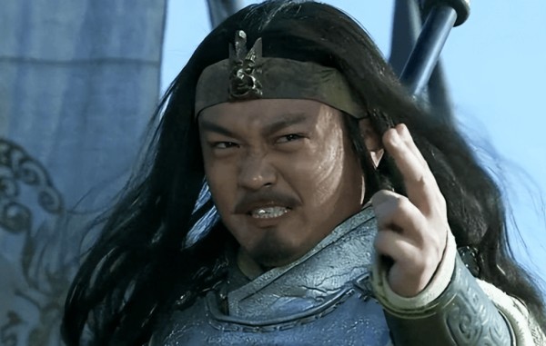 三国演义中，许褚面对张飞话都不敢说，为何面对马超却狂得没边？