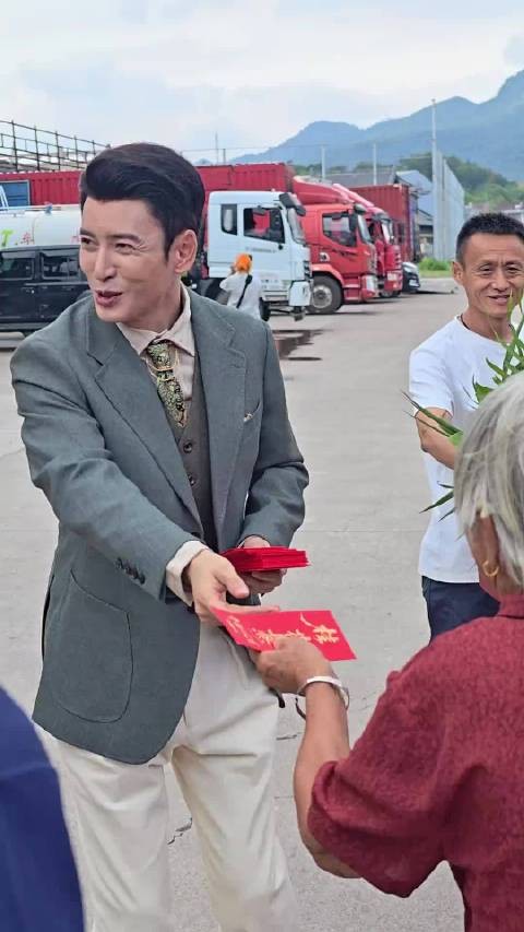 评论区说栋叔鱼尾纹炸花