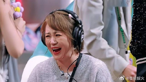丁程鑫太难了，被秦霄贤来回捉弄，马丽看到后笑疯了！