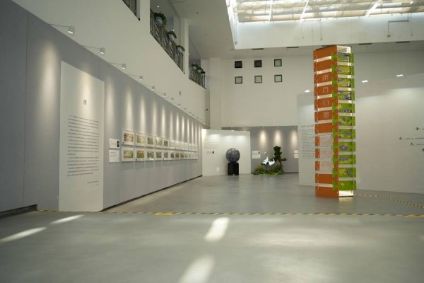 4.8米高的剪纸巨塔，重铸旧时光的微缩模型，来这个展看“民艺新生”