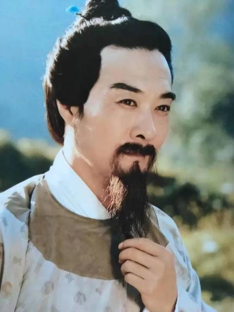 贾雨村当官还靠着贾政提携，为何官位反比贾政更高？