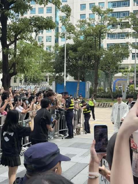 IG上班路～ 太好了今天是白色