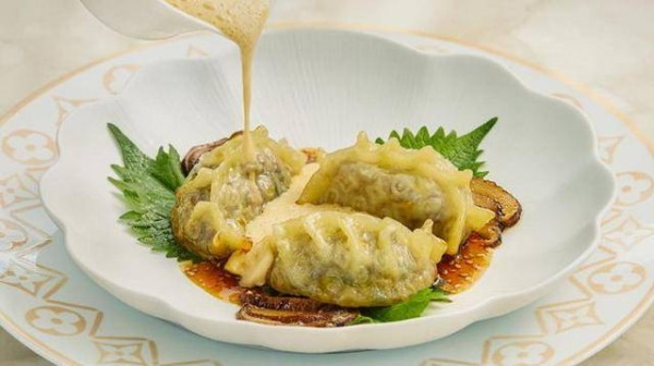LV首尔开餐厅3只牛肉饺子243元