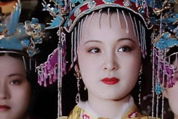 王熙凤白日云雨有多香艳？红楼中一面镜子，影射贾琏被凤姐做局