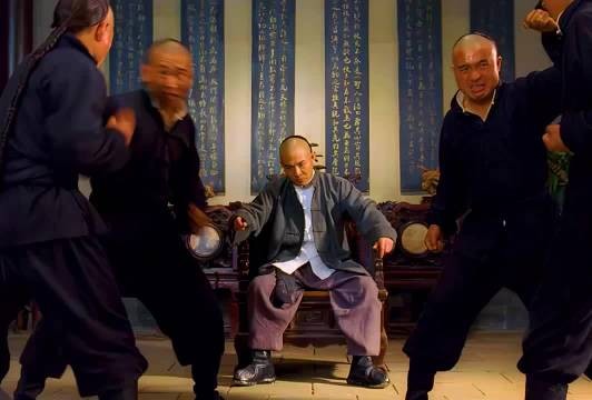 练武之人就得有血性，我反而觉得李连杰版的霍元甲更好看