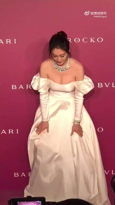 李小冉采访片段 冉姐好美
