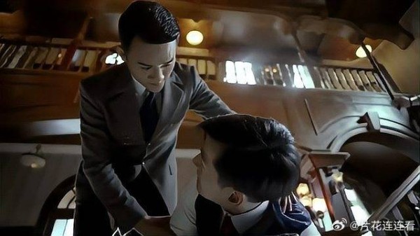 明楼假装打明台，没想到桂姨过来成真打，明台疼得嗷嗷叫