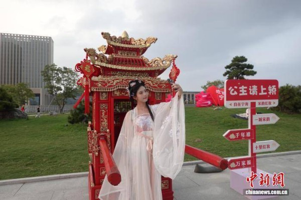 “十里红妆”亮相音乐节 非遗在新场景中焕发新生