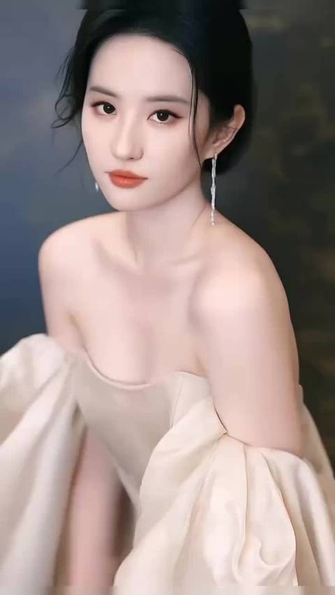 刘亦菲好美好惊艳，身材曲线迷人，肤白貌美惹人爱