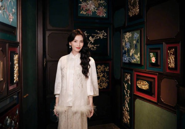 刘涛尽显东方美人独特韵味。