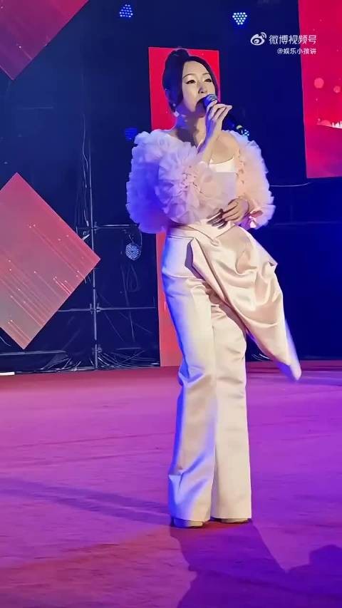 50岁杨钰莹独居深圳种菜授课，称不结婚是怕麻烦