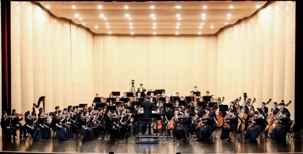 在深圳一带一路音乐季，上海爱乐首演交响曲《上海》