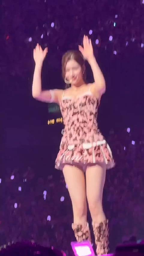 和老婆吵架，但是好想她，偷偷来看她，结果被发现了 该怎么办 ？