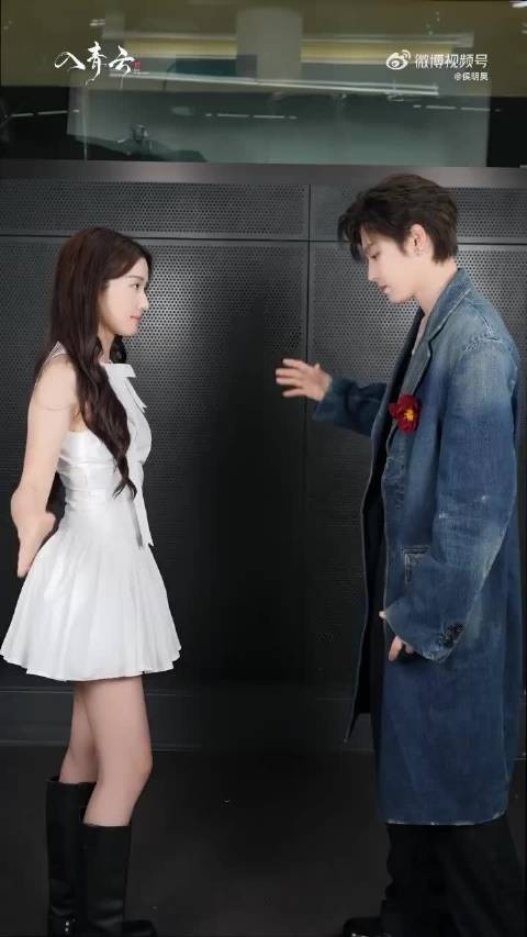 侯明昊卢昱晓发狠共创视频颜值吸睛