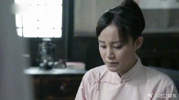 汉奸母亲过大寿,女杀手一枪一个汉奸,杀得鬼子都害怕