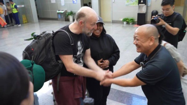 跨越万里，中英“李尔王”相会赣剧之乡乐平