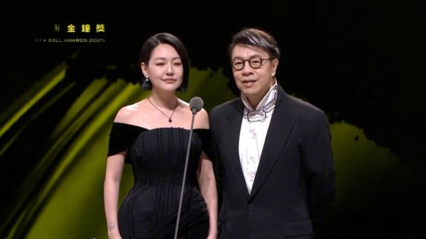 大半夜看到蔡康永和小S再次同台真的感慨万千!