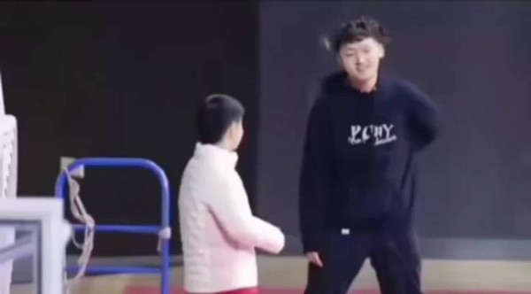 21岁的孙颖莎和王晨策，那时的孙颖莎萌萌哒，王晨策也挺帅！