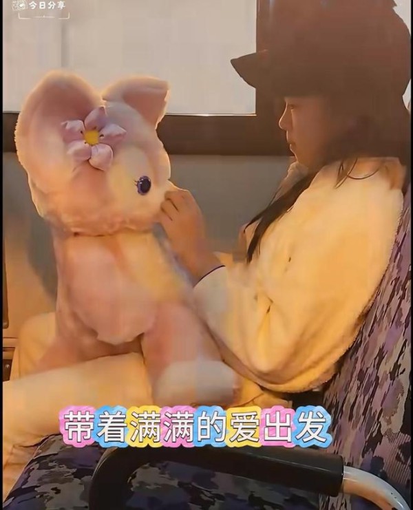 章子怡带醒醒追星宋雨琦，母女俩飞日本看演唱会，后台合影超开心