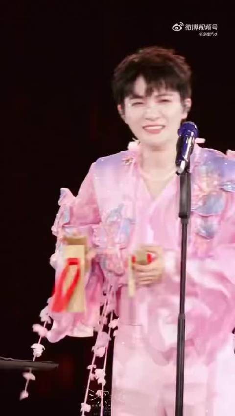 周深两天完成零基础到万人体育场表演