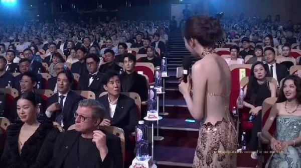 于和伟：“就是什么意思，是现在心里想着哪道菜” “我都行，我不挑～”