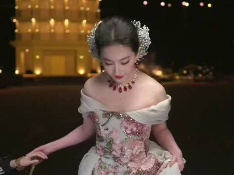 天哪…终于意识到刘亦菲是浓颜了!刘亦菲