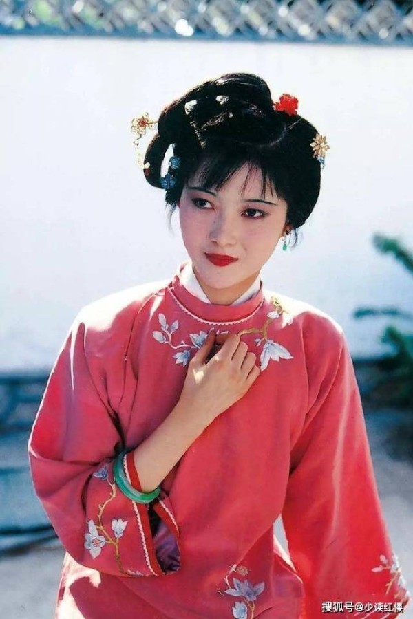 红楼梦里的宝藏女孩,从物质到精神什么都缺,却活出了最好的自己