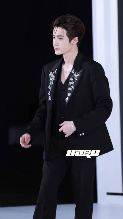 大哥镜头感太绝了,这不轻轻松松神图出了!