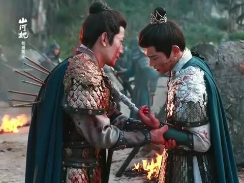 丁禹兮战损戏成艺术名片,卫韫扶棺行踏观众心尖