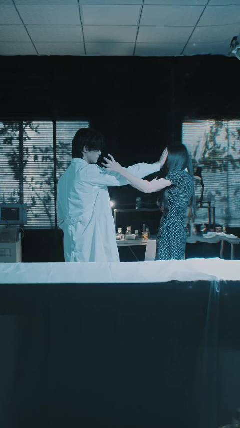 短剧《这个法医有点冷》质感媲美韩剧，服化道配置升级引热议