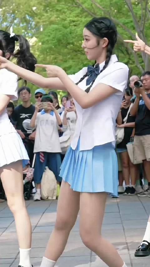 台湾的靓妹给人一种不一样的感觉!?