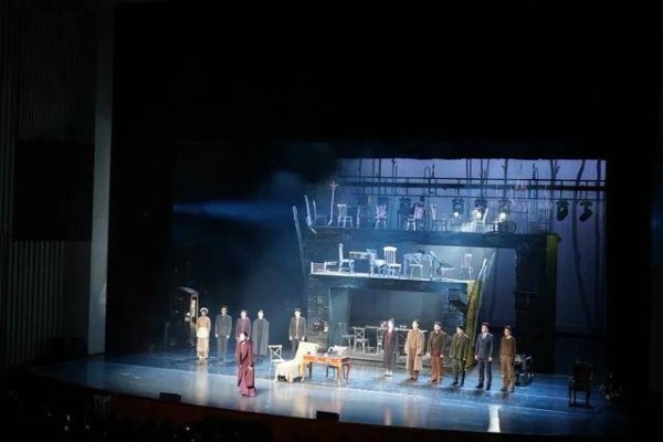 文学巨匠契诃夫作品《海鸥》在桂林大剧院上演 观众掌声热烈