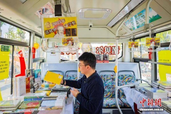 让经典阅读融入百姓生活 “世界文学之都”南京文学书集开启