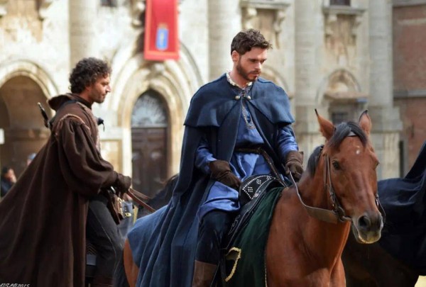 床戏比肩权游，这部欧洲剧太经典，女演员选角是看点