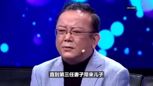 王刚不敢老!77岁演话剧上综艺,只为养17岁儿子