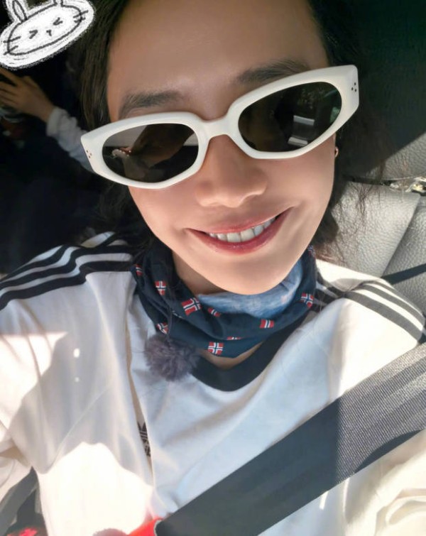 搜狐娱乐讯 2日,马思纯在社交平台上晒出《花儿与少年7》旅行照,并配文称:“我有很多愿望,但愿望多未必是件好事。可那一刻有美好的人陪着你把未知变成尽兴,把束缚变成自由。是的,这我真的实现了我最大的愿望,飞翔。蹦极完成!和有情人做欢喜事,是缘。”