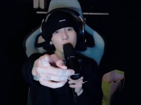 与你相遇好幸福（指着镜头前）