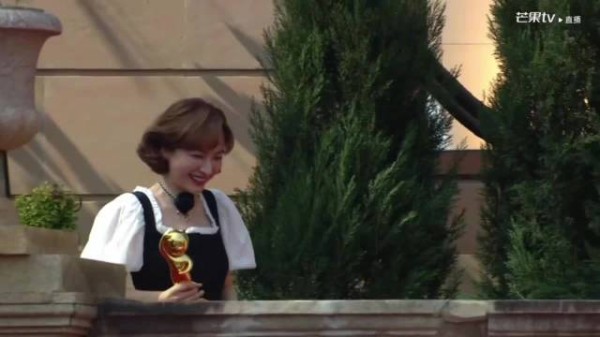 吴昕20秒连换9个pose展现专业表现力