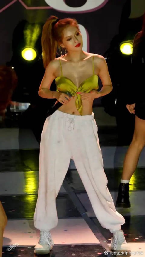 完美身材,大长腿气场全开