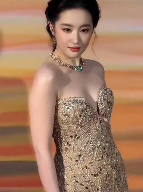 神仙姐姐刘亦菲气场全开，太美了吧