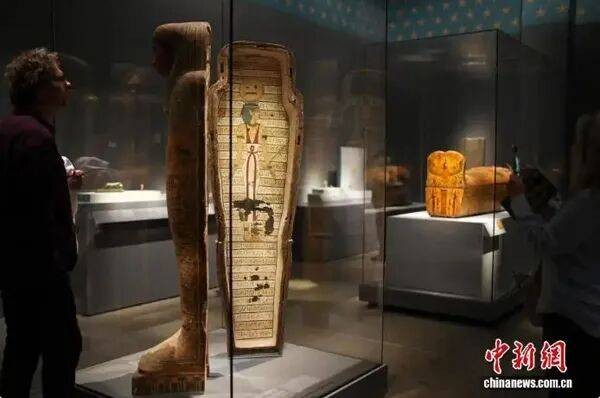【国际新闻】纽约大都会博物馆举行《神圣的埃及》特展