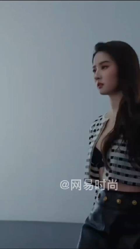 刘亦菲拍摄花絮 性感菲菲